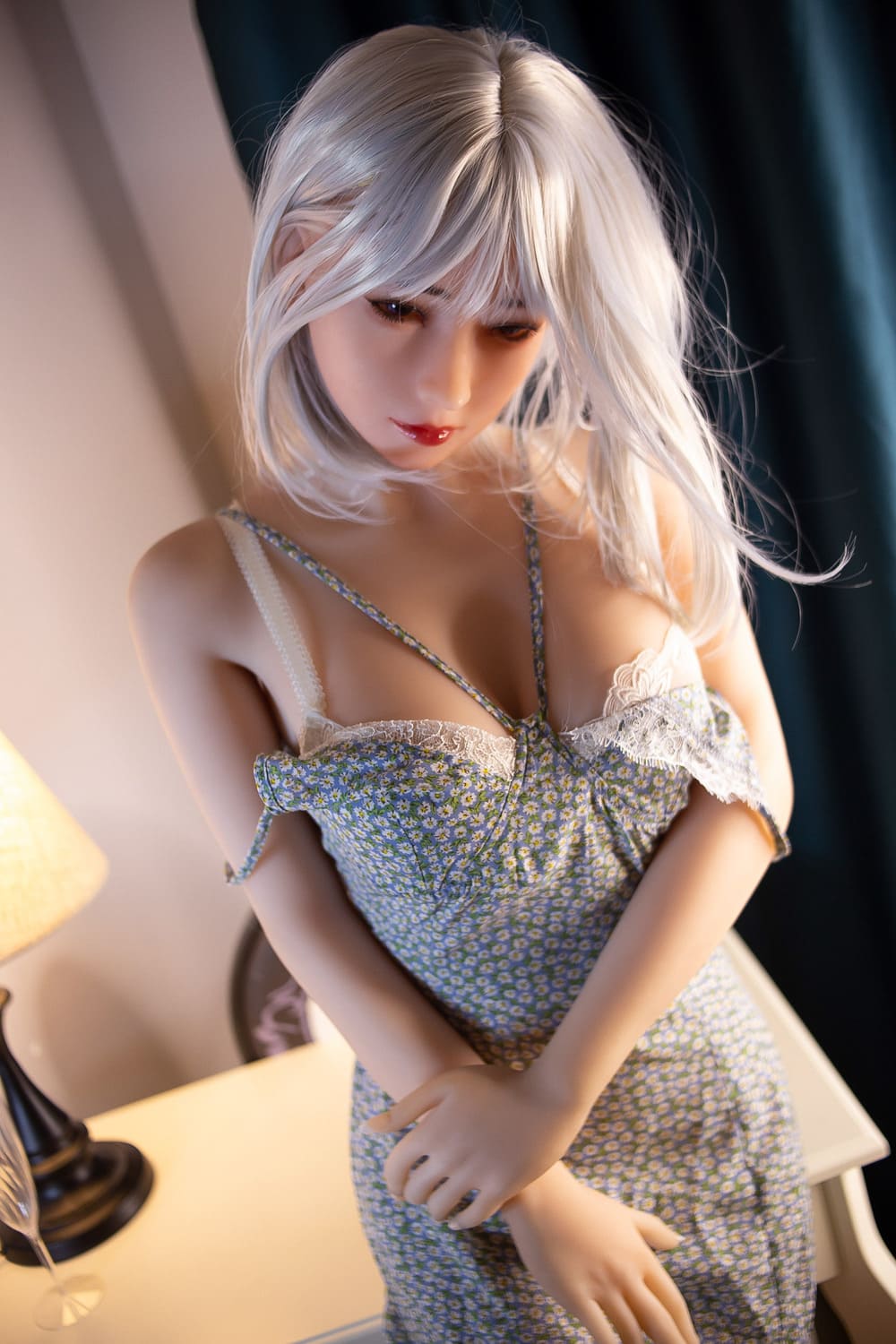 Секс-кукла lucia - фото 14 | lovedoll Секс-кукла lucia держится за руку