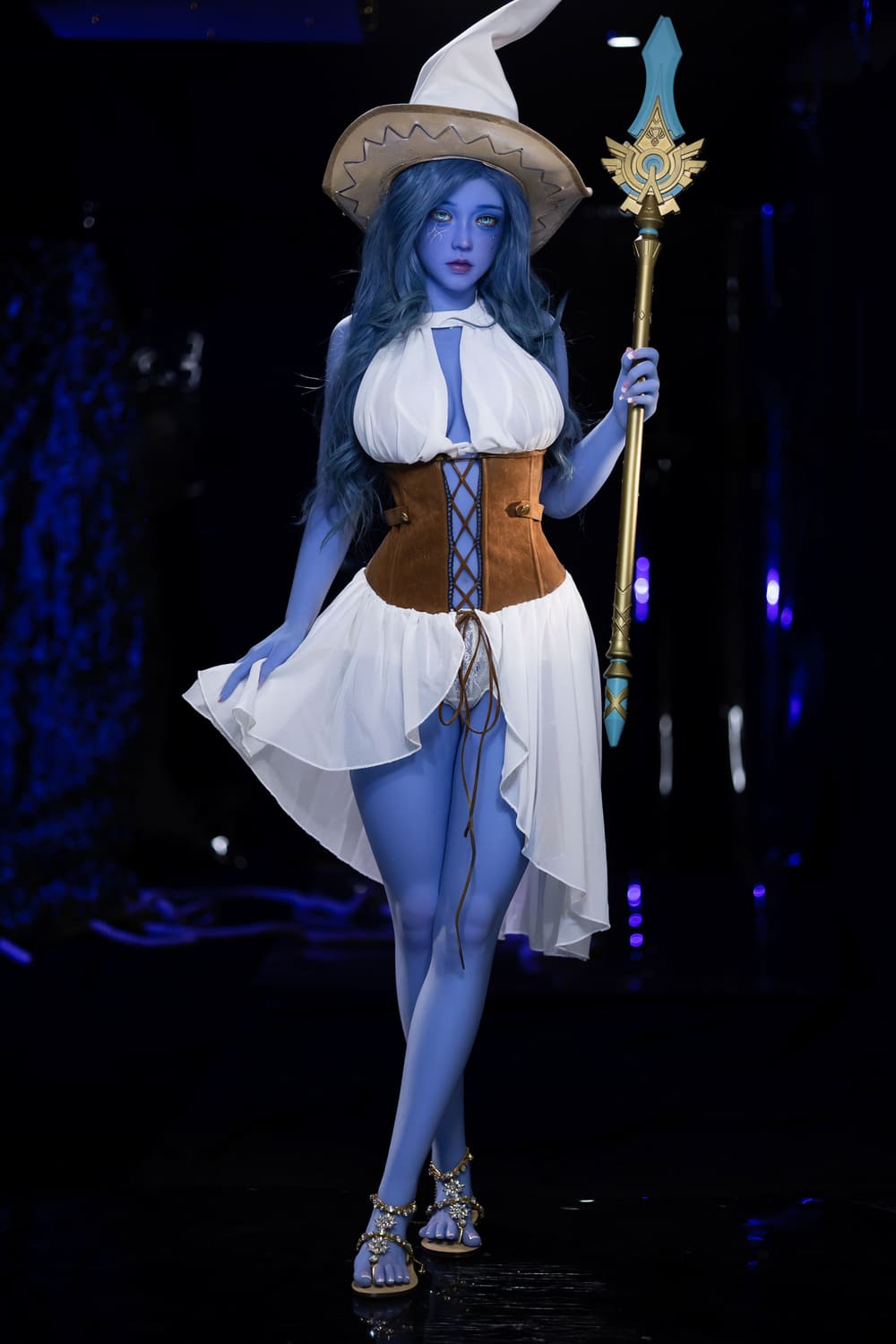 Секс-кукла elowen - фото 1 | lovedoll Секс-кукла elowen в костюме и шляпе