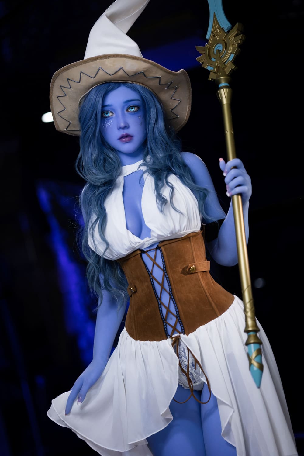 Секс-кукла elowen - фото 2 | lovedoll Секс-кукла elowen в платье и шляпе