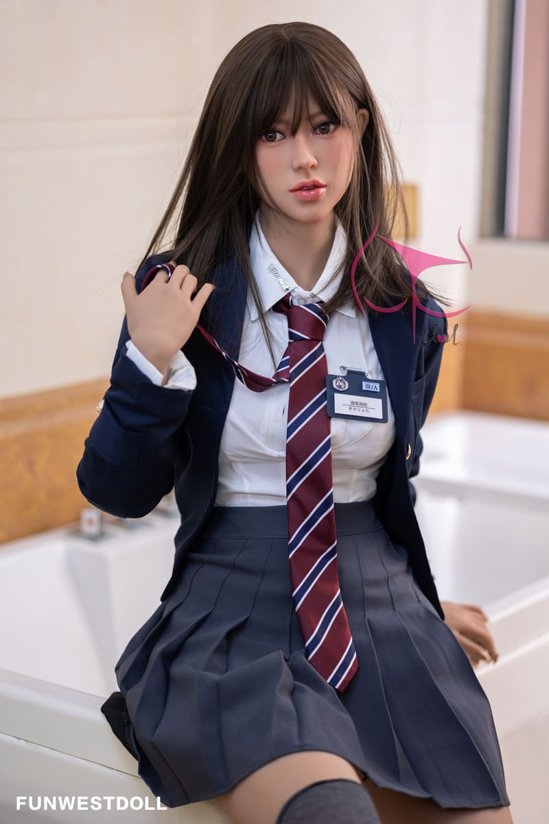 Секс-кукла luci - фото 2 | lovedoll Секс-кукла luci сидит в школьной форме