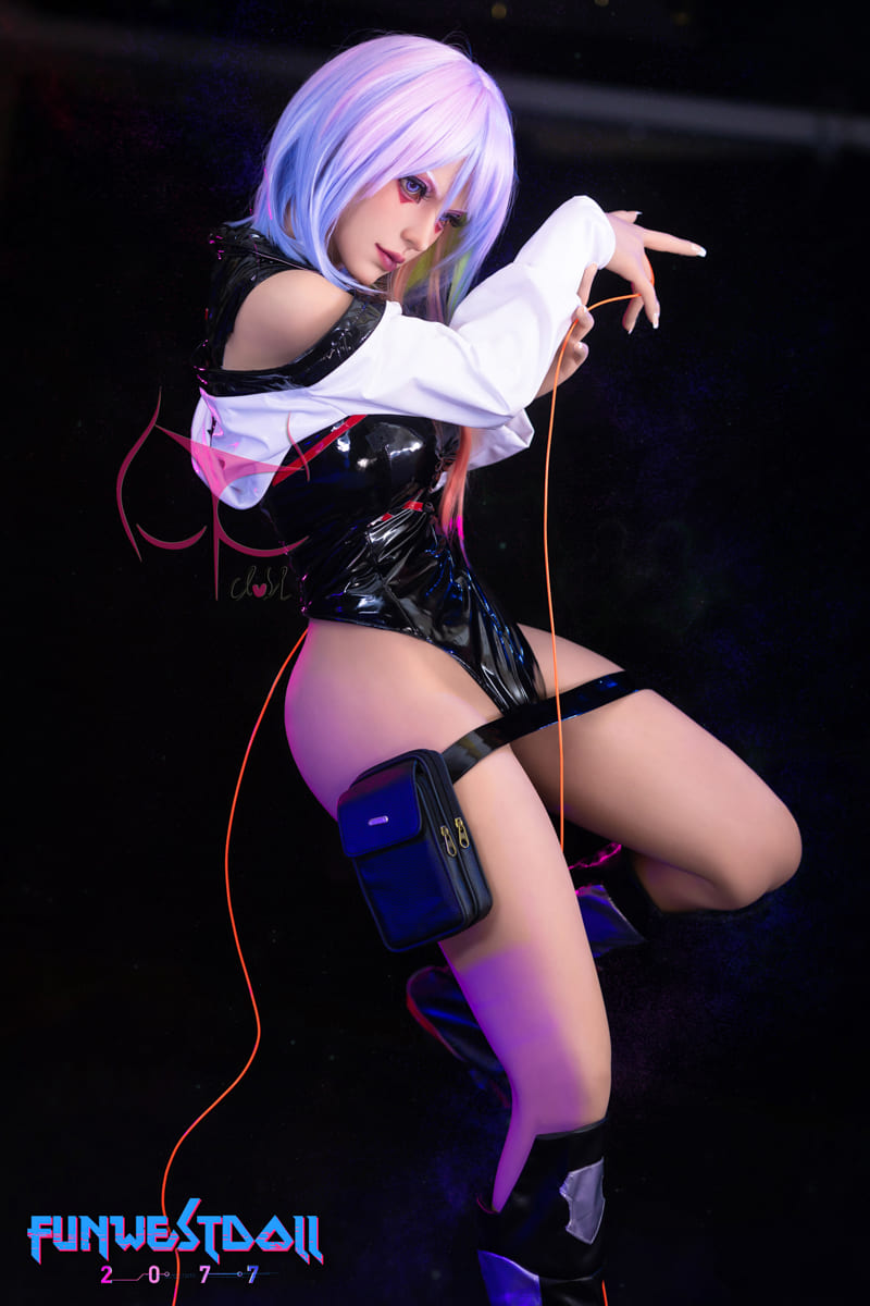 Секс-кукла lucyna kushinada - фото 9 | lovedoll Секс-кукла lucyna kushinada держит в руках оранжевую веревку