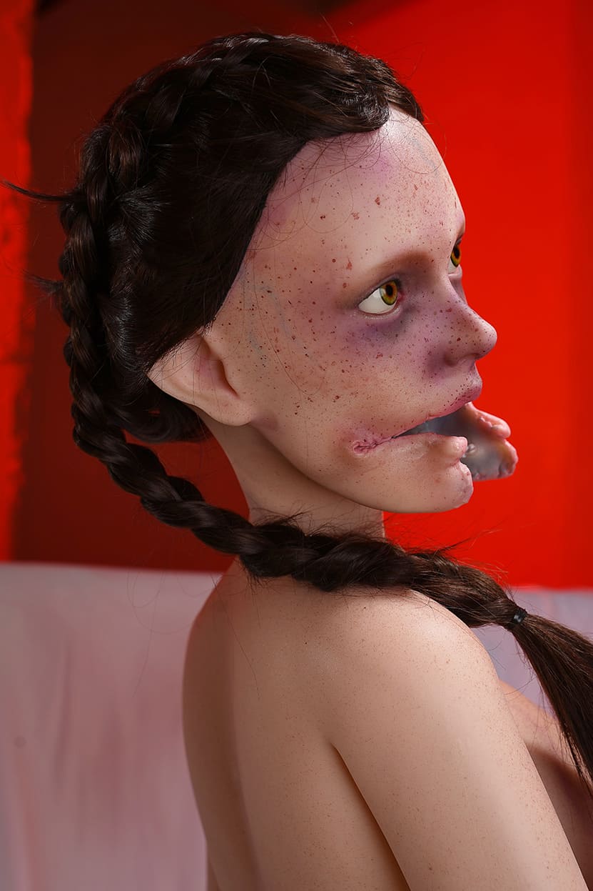 Секс-кукла zombiella - фото 25 | lovedoll Секс-кукла zombiella с лицом зомби, вид сбоку
