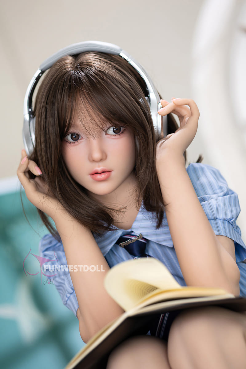 Секс-кукла kara - фото 11 | lovedoll Секс-кукла kara в наушниках