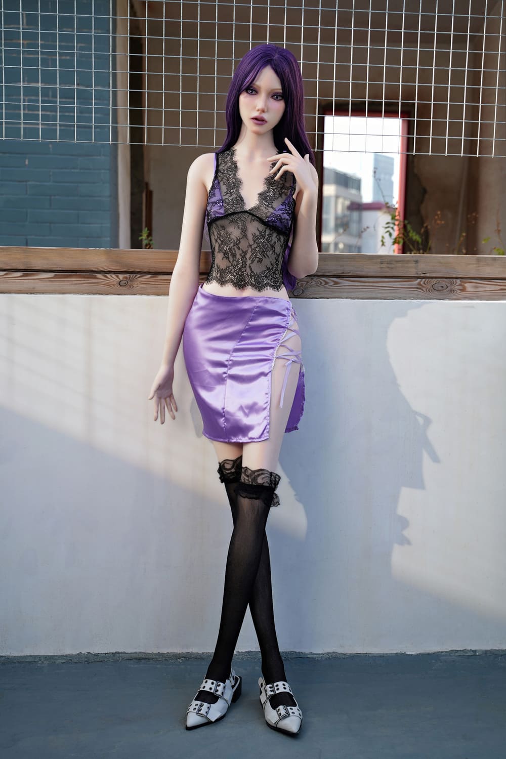 Секс-кукла natali - фото 4 | lovedoll Секс-кукла natali стоит, скрестив ноги