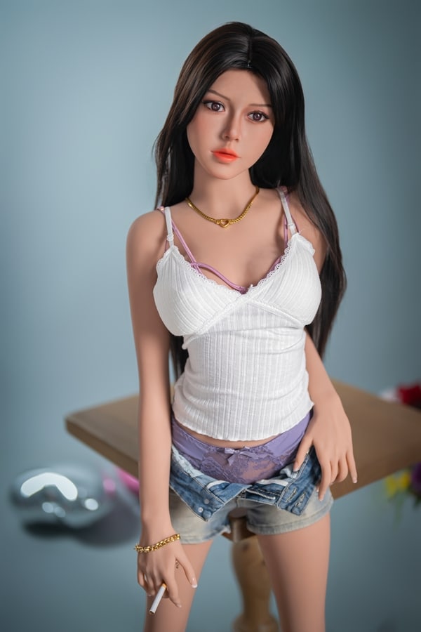 Секс-кукла phaedra - фото 1 | lovedoll Секс-кукла phaedra в белой майке и шортах