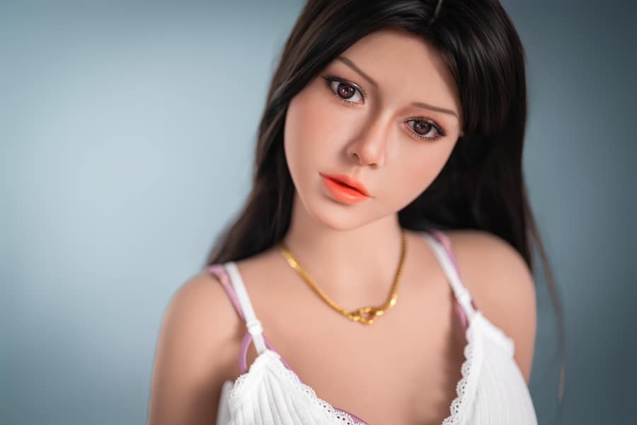 Секс-кукла phaedra - фото 2 | lovedoll Секс-кукла phaedra наклонила голову